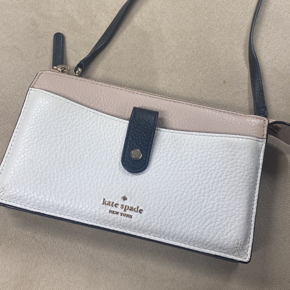 Kate spade crossbody purse - Picture 2 of 6